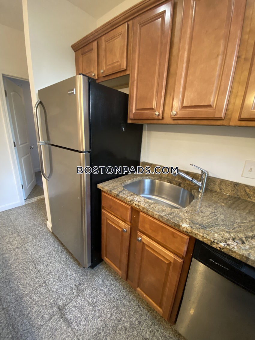 BOSTON - BRIGHTON - OAK SQUARE - 4 Beds, 1 Bath - Image 86