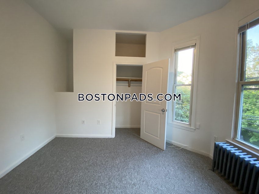 BOSTON - BRIGHTON - OAK SQUARE - 4 Beds, 1 Bath - Image 56