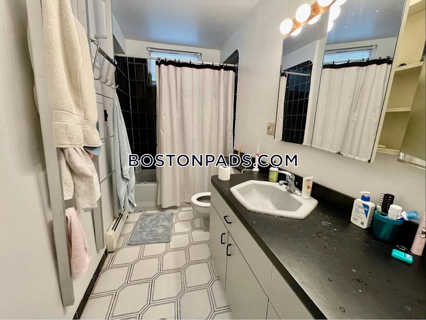 CAMBRIDGE - INMAN SQUARE - 4 Beds, 2 Baths - Image 11