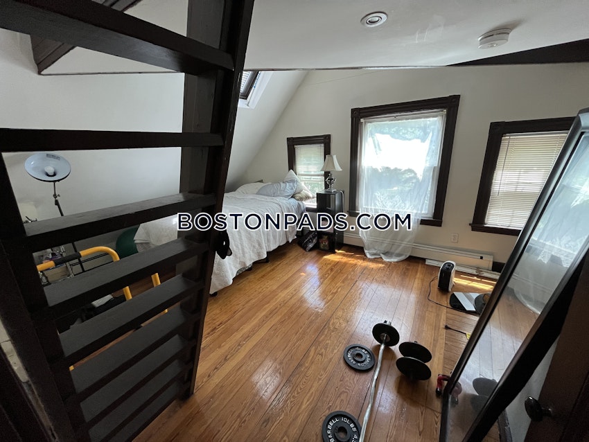 BOSTON - LOWER ALLSTON - 5 Beds, 1.5 Baths - Image 9