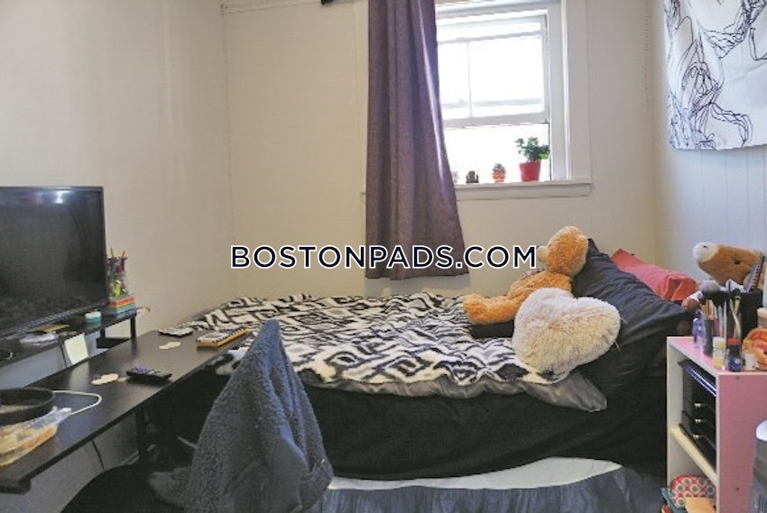 CAMBRIDGE - PORTER SQUARE - 4 Beds, 1 Bath - Image 2