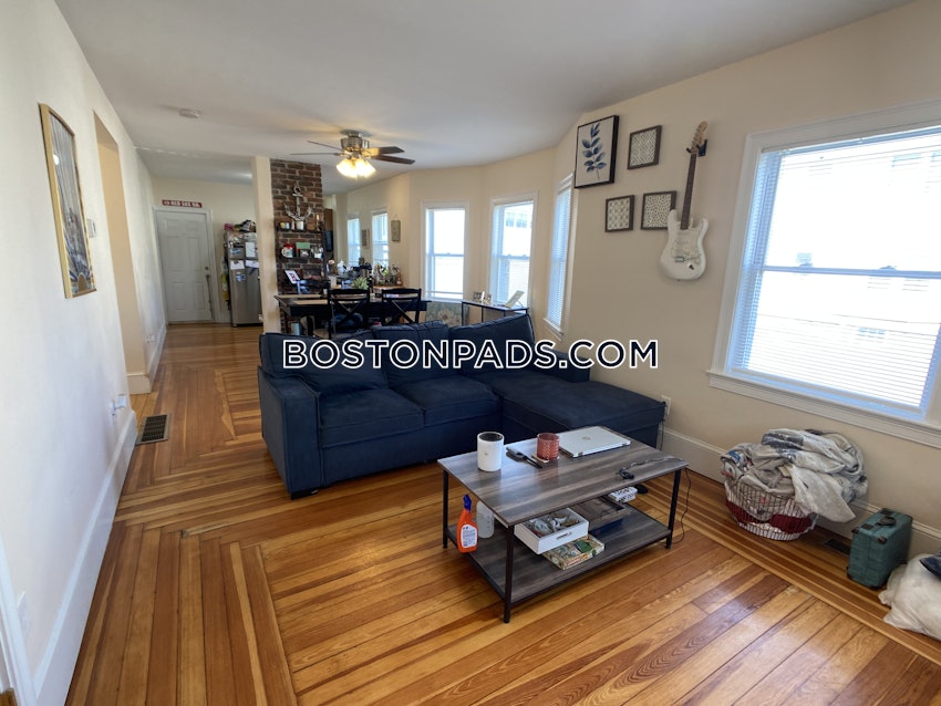 MEDFORD - TUFTS - 3 Beds, 1 Bath - Image 2