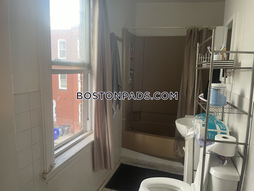 BOSTON - MISSION HILL - 3 Beds, 2 Baths - Image 31
