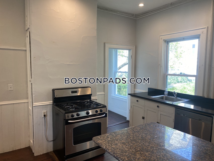 SOMERVILLE - TUFTS - 5 Beds, 1 Bath - Image 49