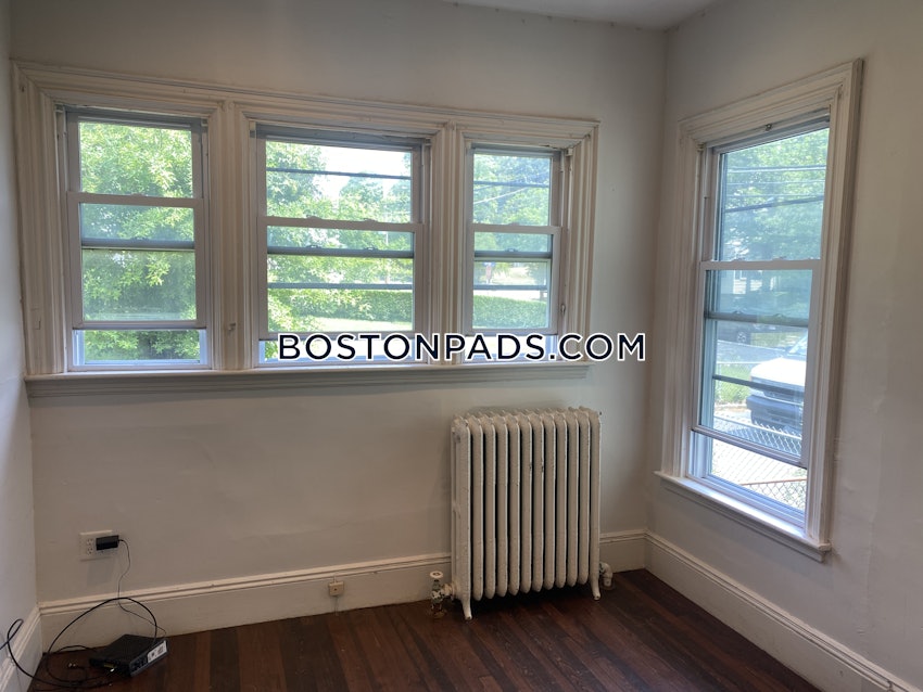 SOMERVILLE - TUFTS - 5 Beds, 1 Bath - Image 44