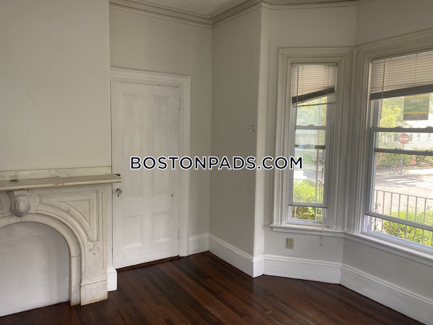 SOMERVILLE - TUFTS - 5 Beds, 1 Bath - Image 43