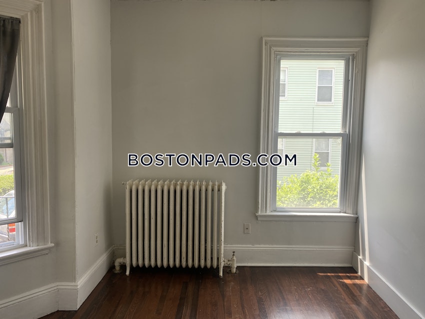 SOMERVILLE - TUFTS - 5 Beds, 1 Bath - Image 42