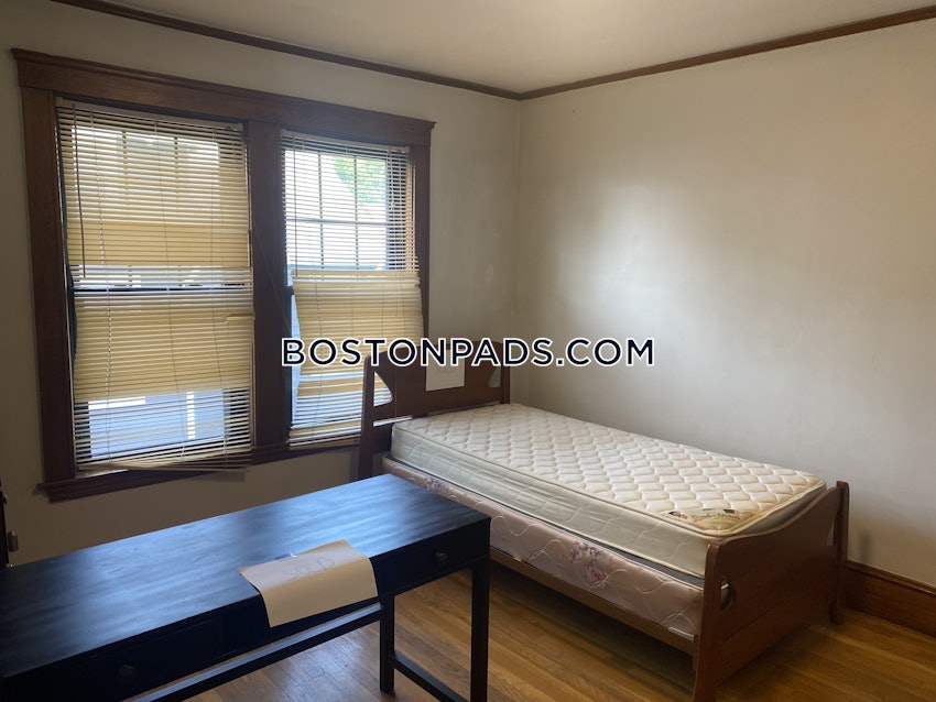 SOMERVILLE - TUFTS - 5 Beds, 1 Bath - Image 45