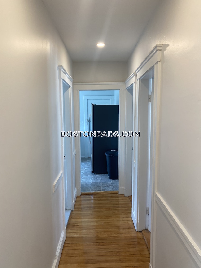 MEDFORD - TUFTS - 4 Beds, 1 Bath - Image 33