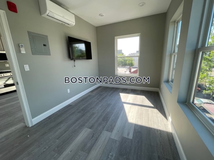 REVERE - 1 Bed, 1 Bath - Image 4