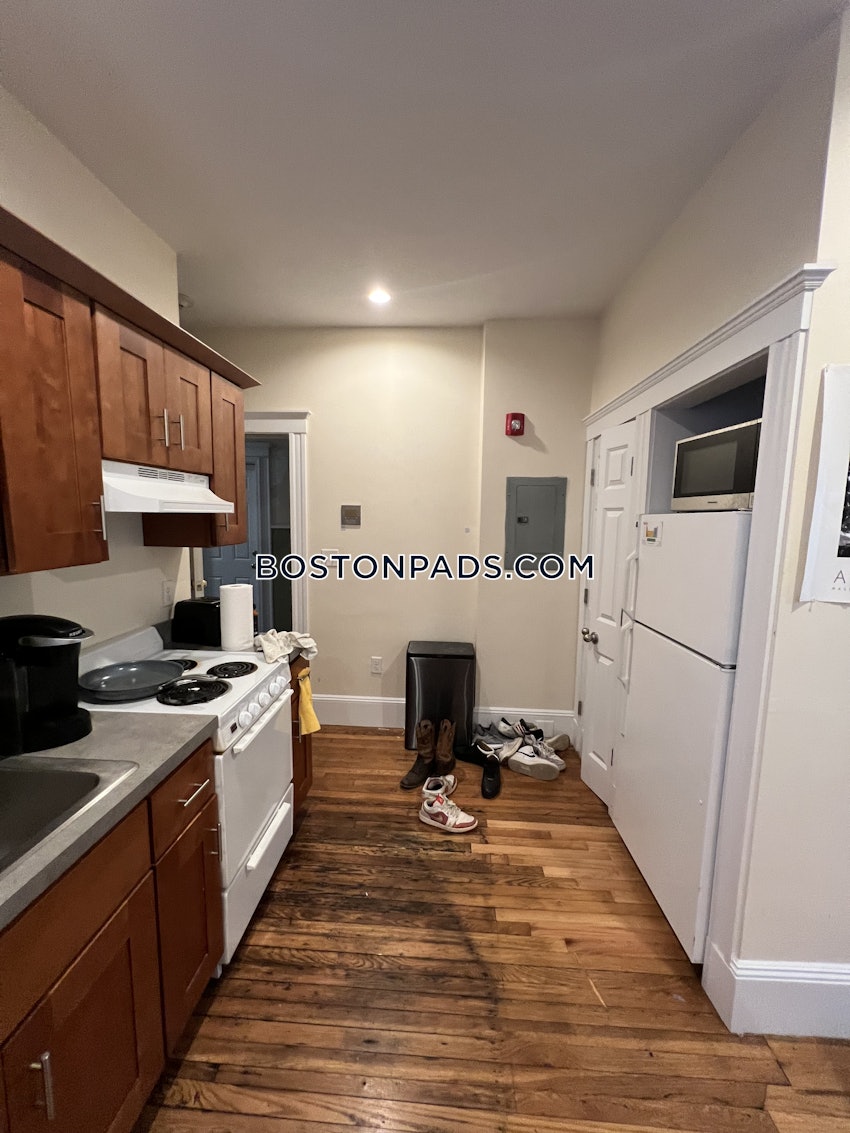 BOSTON - MISSION HILL - 2 Beds, 1 Bath - Image 11