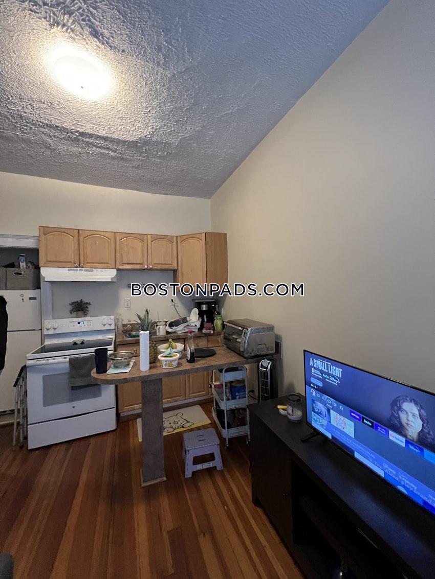 BOSTON - MISSION HILL - 2 Beds, 1 Bath - Image 2