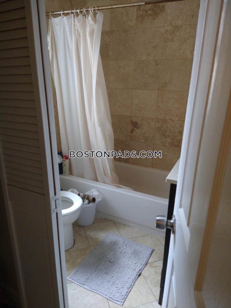 Commonwealth Ave., Boston