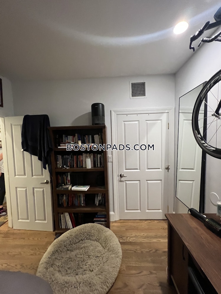 Boylston St., Boston