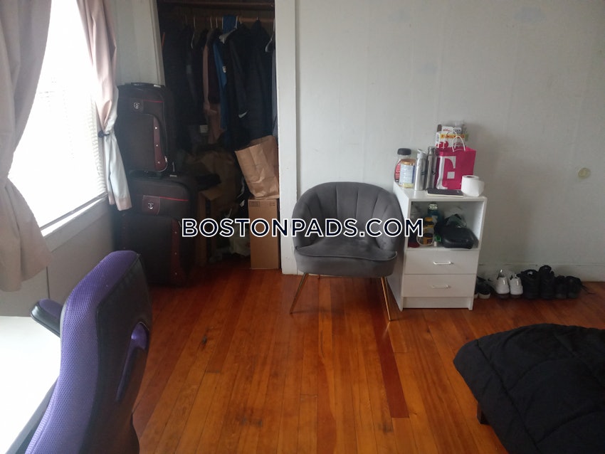 CAMBRIDGE - MT. AUBURN/BRATTLE/ FRESH POND - 3 Beds, 1 Bath - Image 1