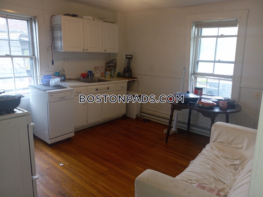 CAMBRIDGE - MT. AUBURN/BRATTLE/ FRESH POND - 3 Beds, 1 Bath - Image 12