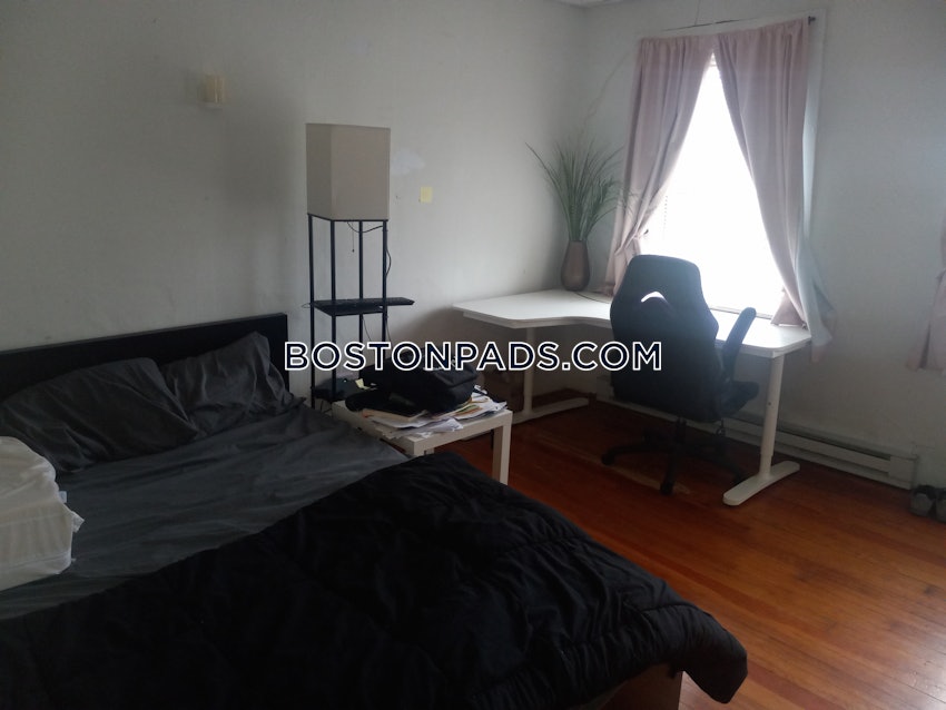 CAMBRIDGE - MT. AUBURN/BRATTLE/ FRESH POND - 2 Beds, 1 Bath - Image 10