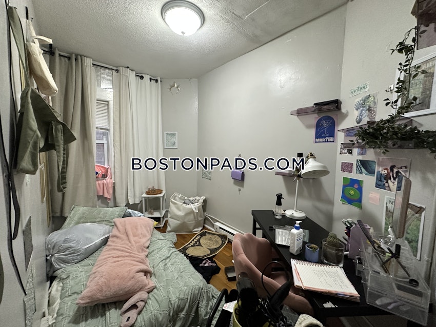 BOSTON - NORTH END - 2 Beds, 1 Bath - Image 3