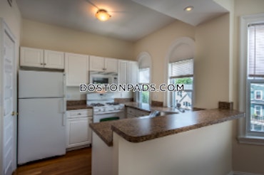 Boston - 2 Beds, 2 Baths