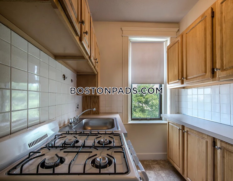 Commonwealth Ave., Brookline