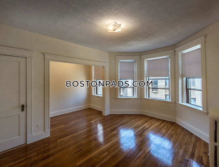 Commonwealth Ave., Brookline