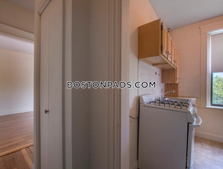 Commonwealth Ave., Brookline