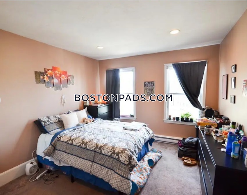 BOSTON - BRIGHTON - OAK SQUARE - 4 Beds, 1 Bath - Image 3