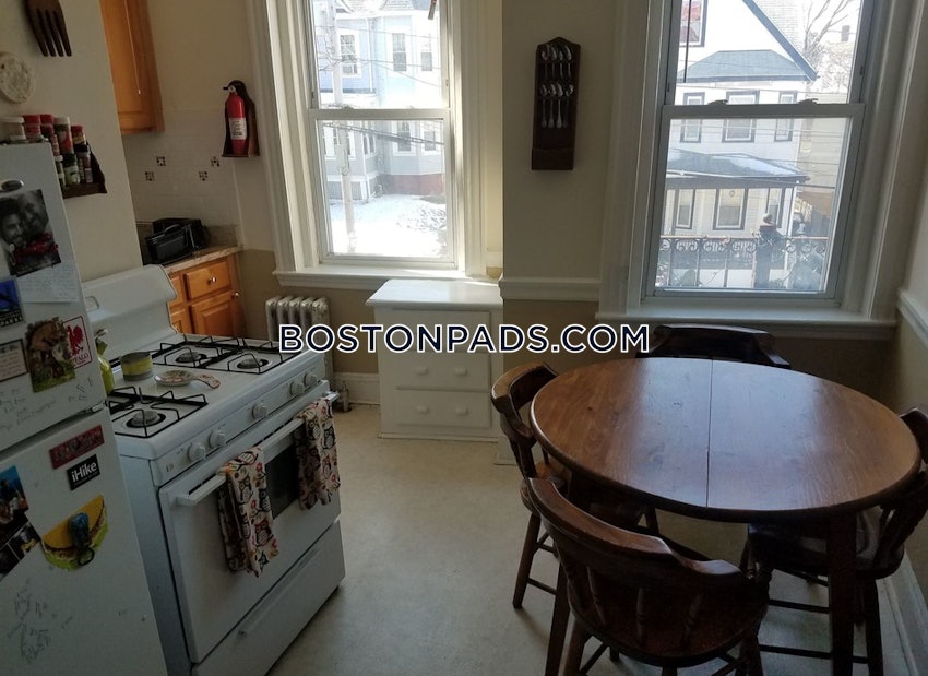 MALDEN - 1 Bed, 1 Bath - Image 1