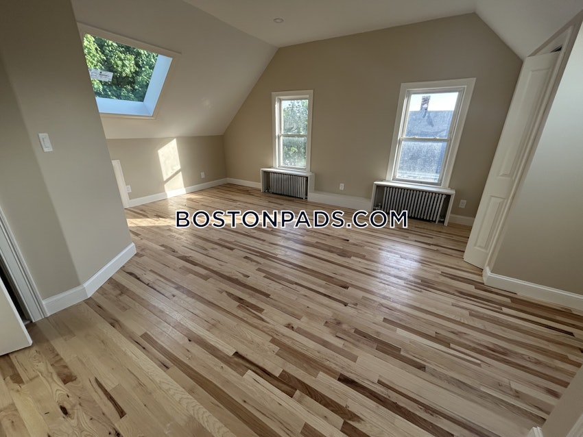 NEWTON - NEWTONVILLE - 4 Beds, 3.5 Baths - Image 17