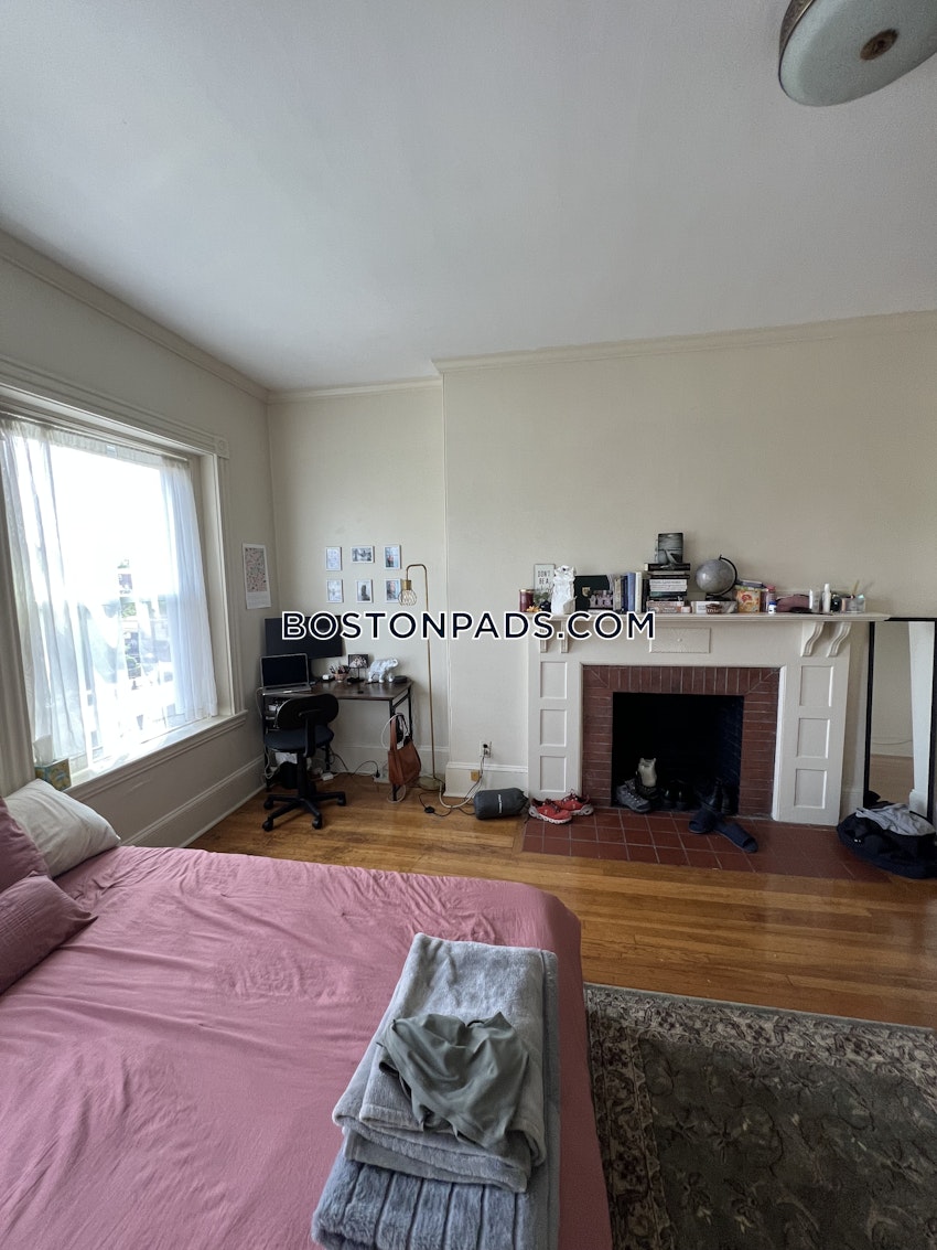 BOSTON - FENWAY/KENMORE - 3 Beds, 1 Bath - Image 11