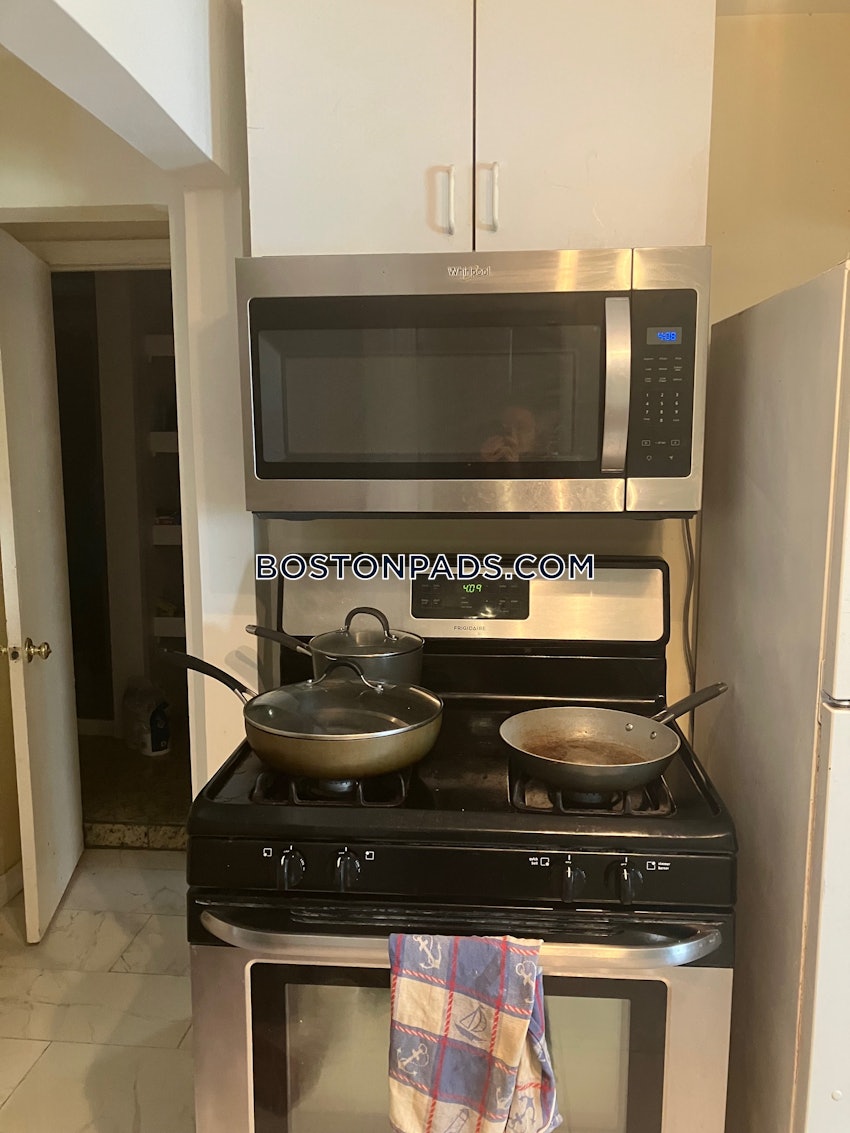 CAMBRIDGE - KENDALL SQUARE - 1 Bed, 1 Bath - Image 4