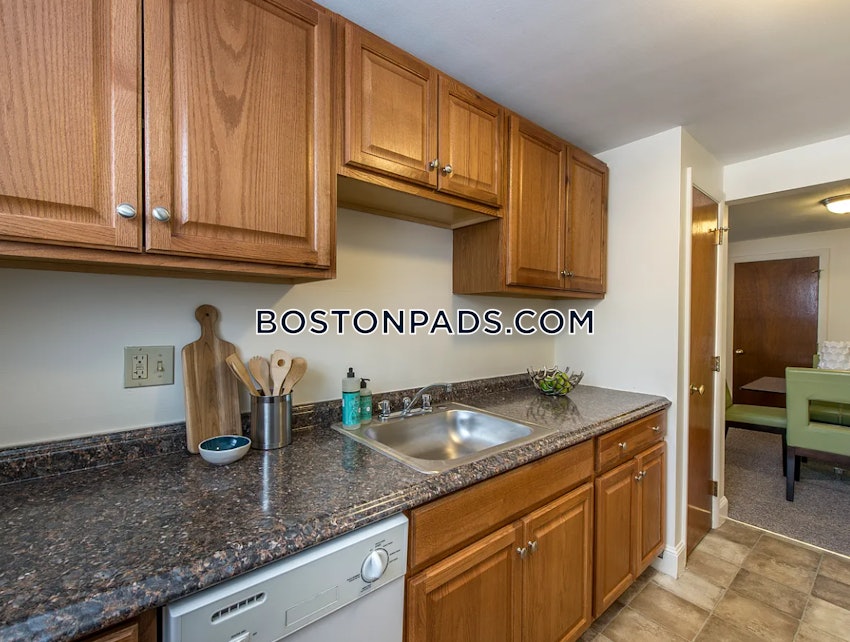 ARLINGTON - 1 Bed, 1 Bath - Image 3