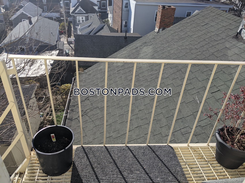 SOMERVILLE - PORTER SQUARE - 1 Bed, 1 Bath - Image 4