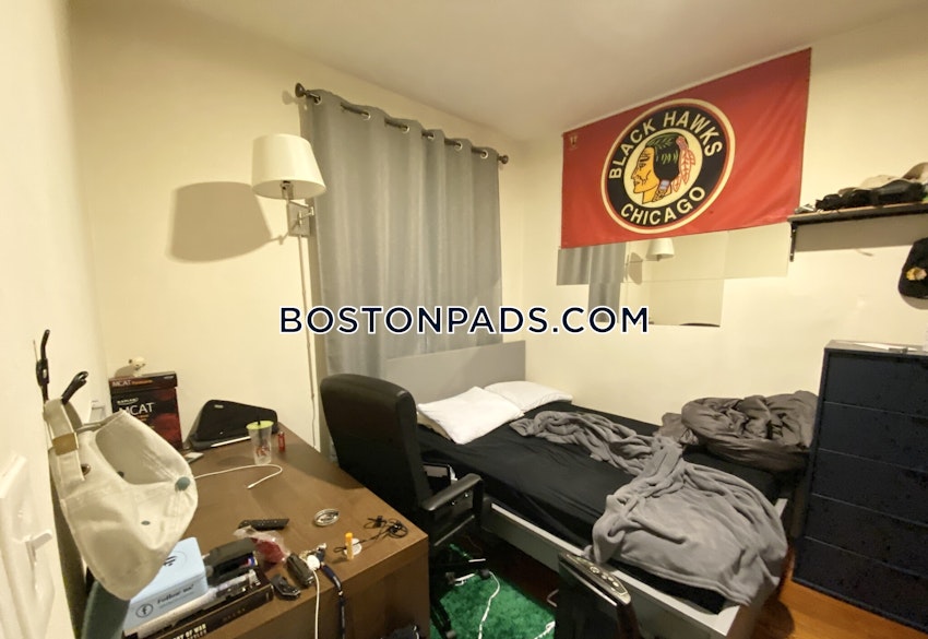 BOSTON - DORCHESTER/SOUTH BOSTON BORDER - 4 Beds, 2 Baths - Image 6