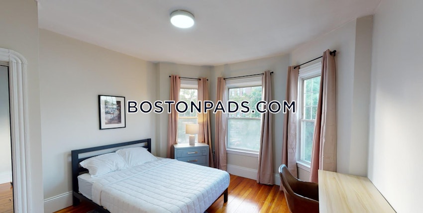 BOSTON - DORCHESTER - UPHAMS CORNER - 4 Beds, 1 Bath - Image 4