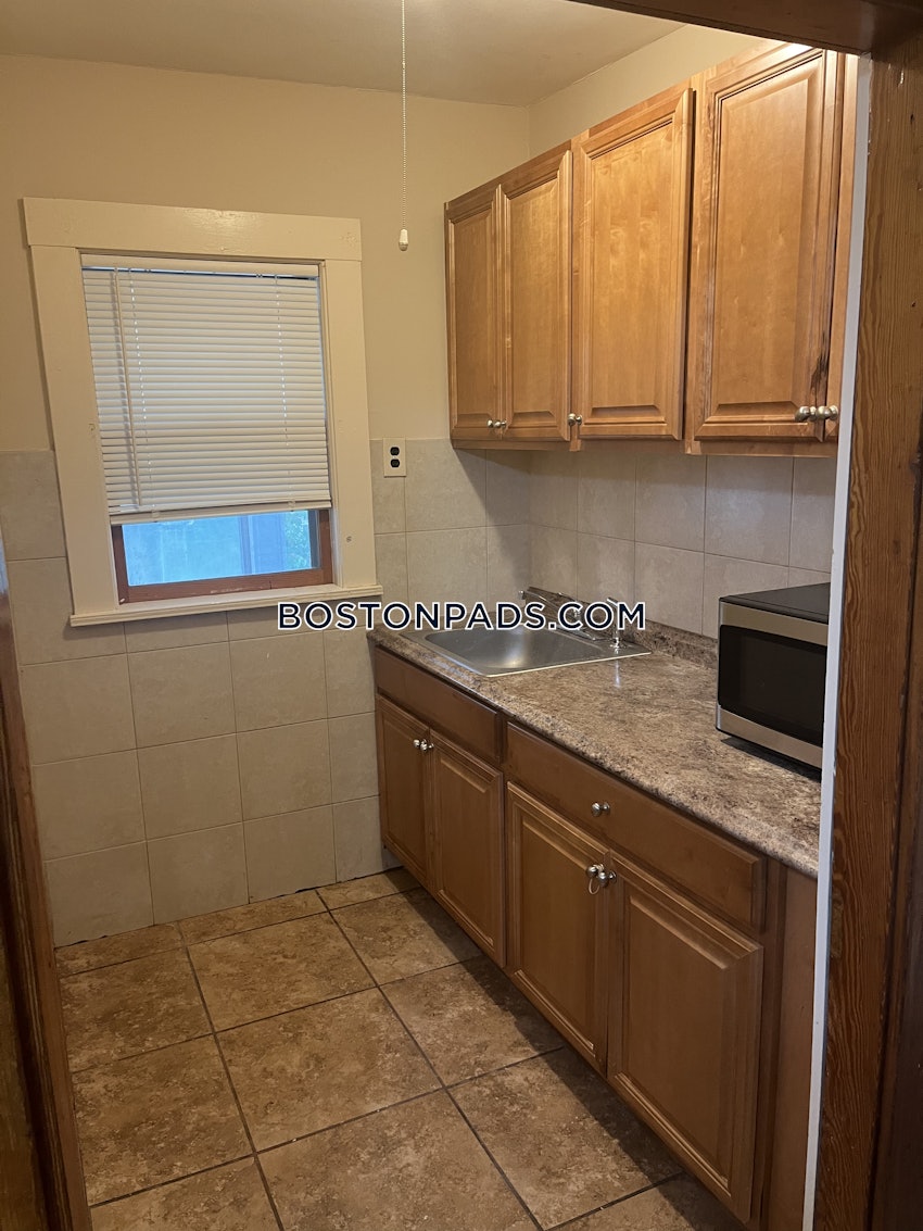 EVERETT - 2 Beds, 1 Bath - Image 1