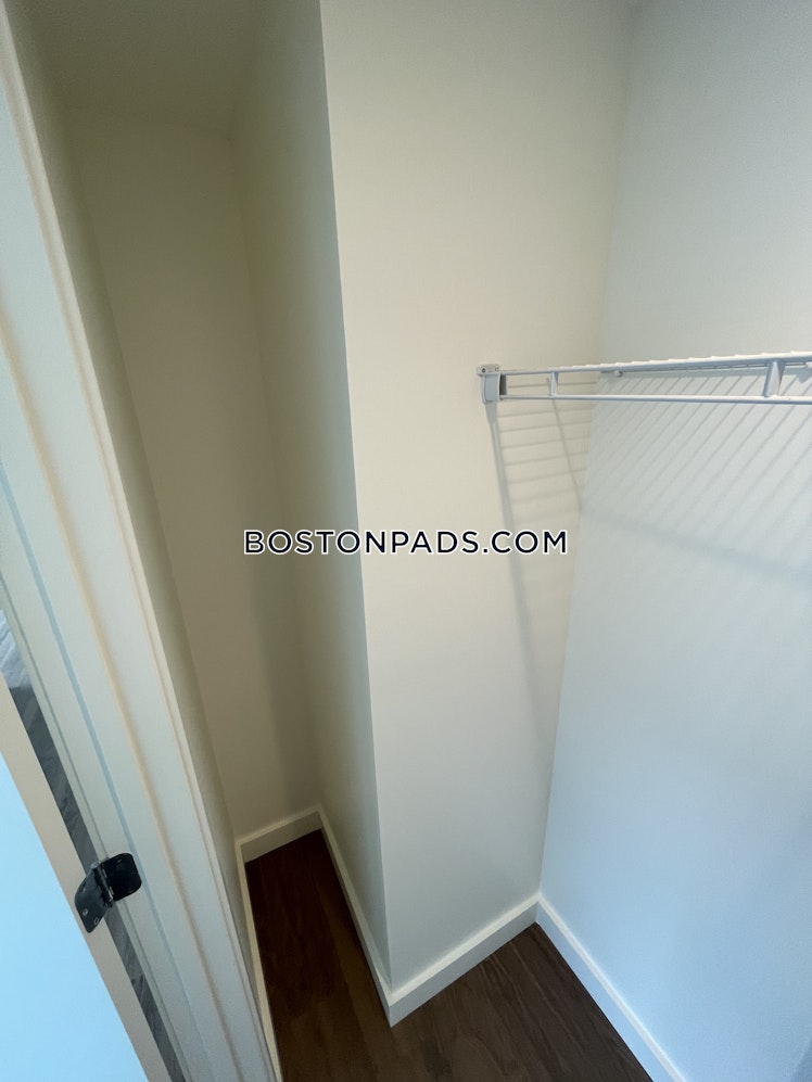 Boylston St., Boston