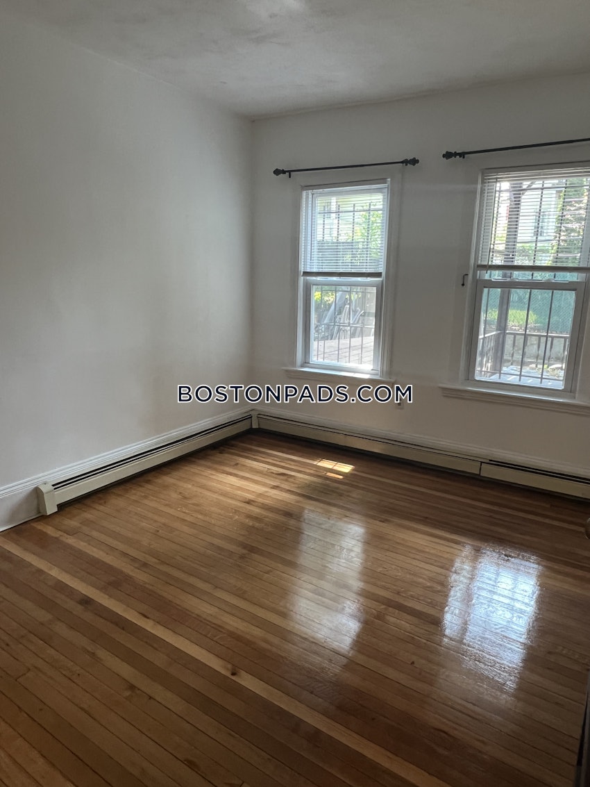 BOSTON - JAMAICA PLAIN - CENTER - 3 Beds, 1 Bath - Image 16