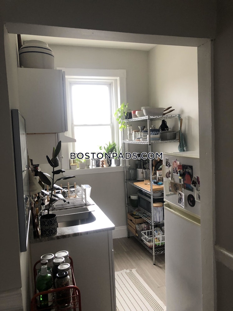 Commonwealth Ave., Boston