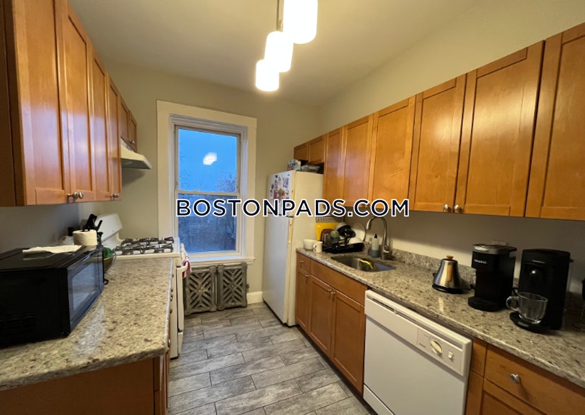 BOSTON - ALLSTON - 3 Beds, 1 Bath - Image 1