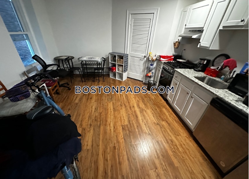 BOSTON - NORTH END - 3 Beds, 2 Baths - Image 27