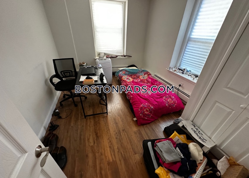 BOSTON - NORTH END - 3 Beds, 2 Baths - Image 6