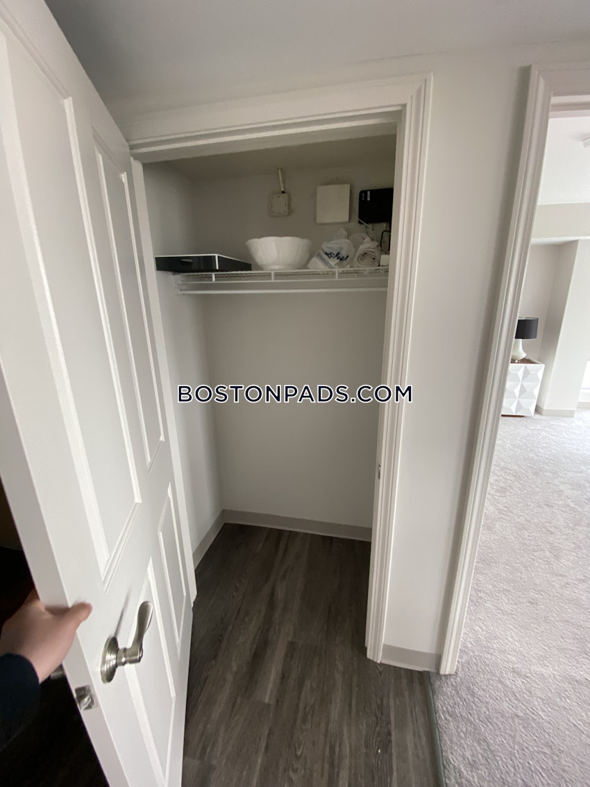 MALDEN - 2 Beds, 2 Baths - Image 12