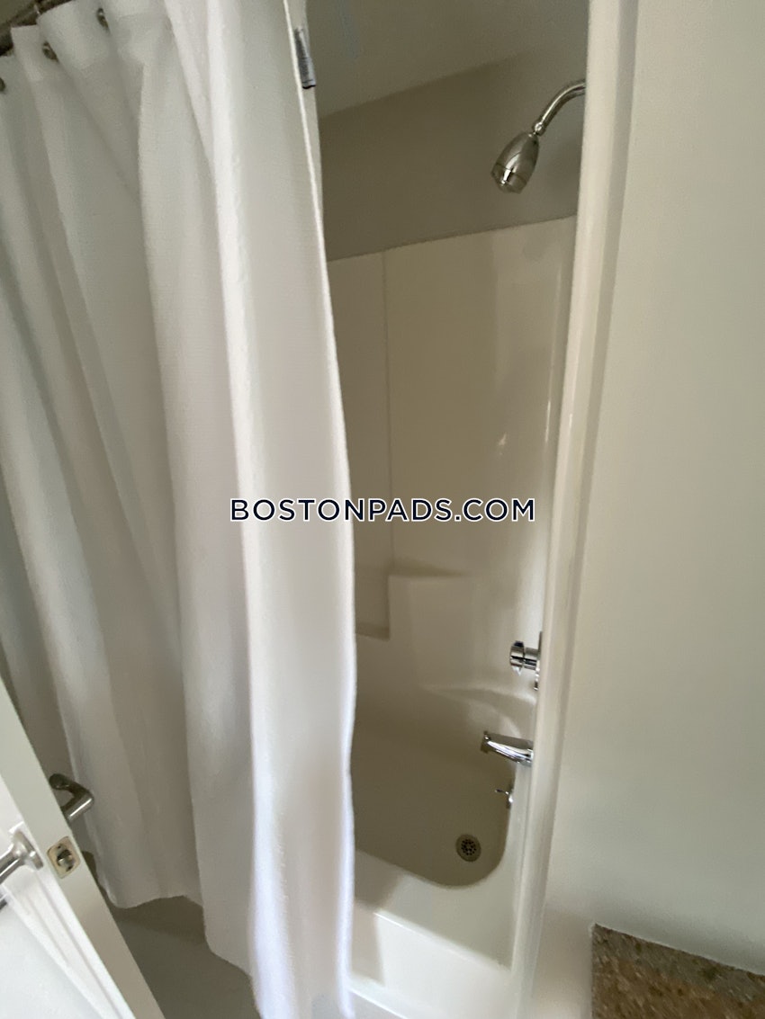 MALDEN - 2 Beds, 2 Baths - Image 9