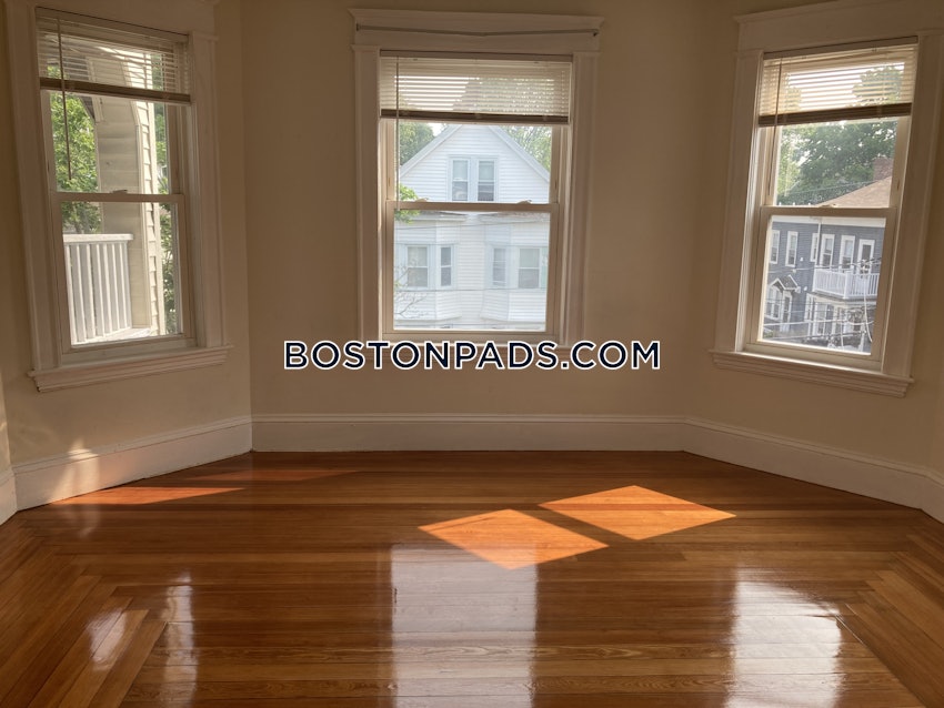 WALTHAM - 3 Beds, 1 Bath - Image 14