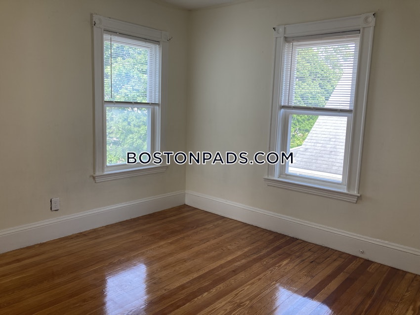 WALTHAM - 3 Beds, 1 Bath - Image 9