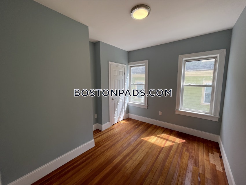 SOMERVILLE - PORTER SQUARE - 4 Beds, 2 Baths - Image 5