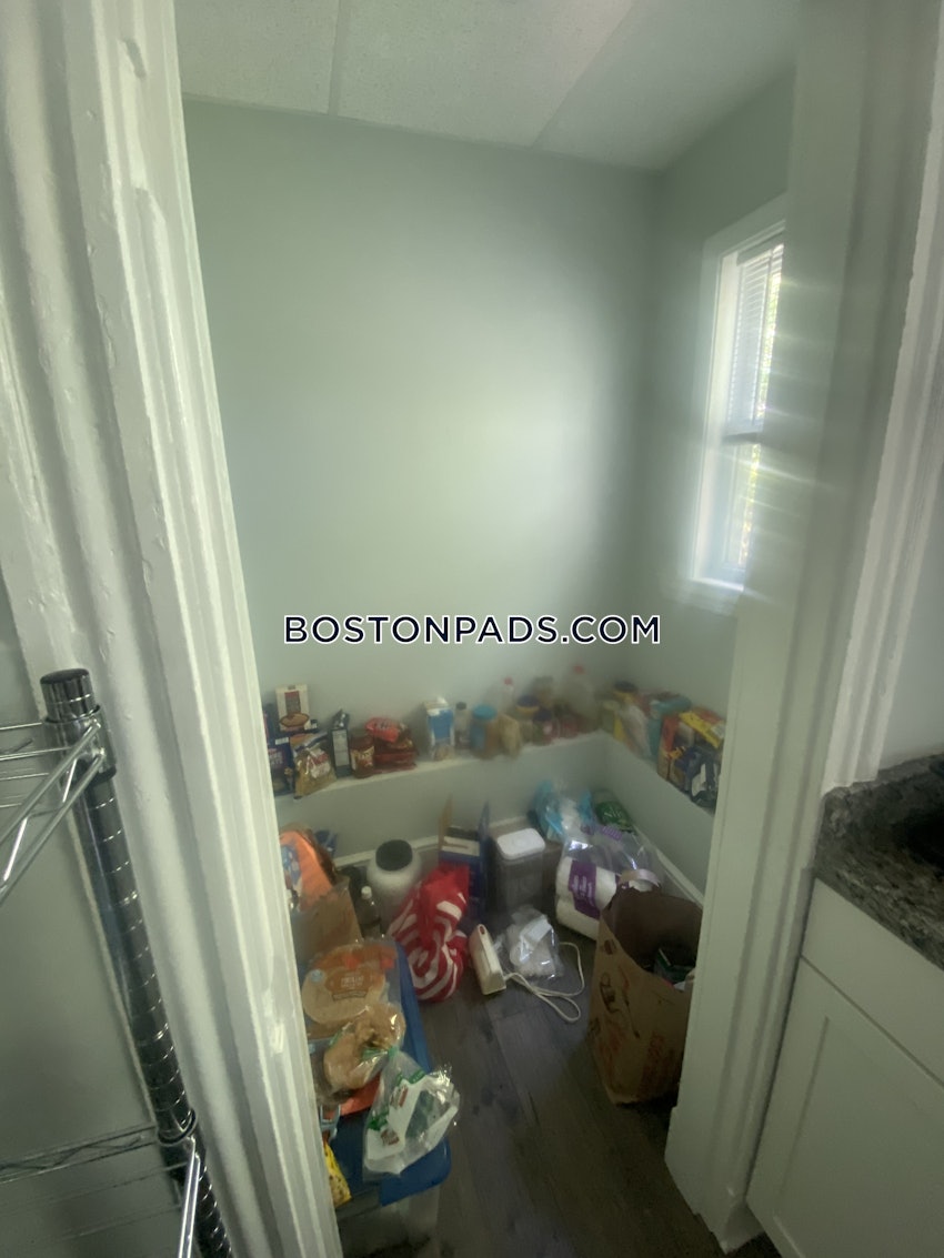 BOSTON - JAMAICA PLAIN - CENTER - 3 Beds, 1 Bath - Image 14