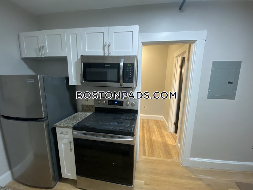 QUINCY - QUINCY CENTER - 1 Bed, 1 Bath - Image 2