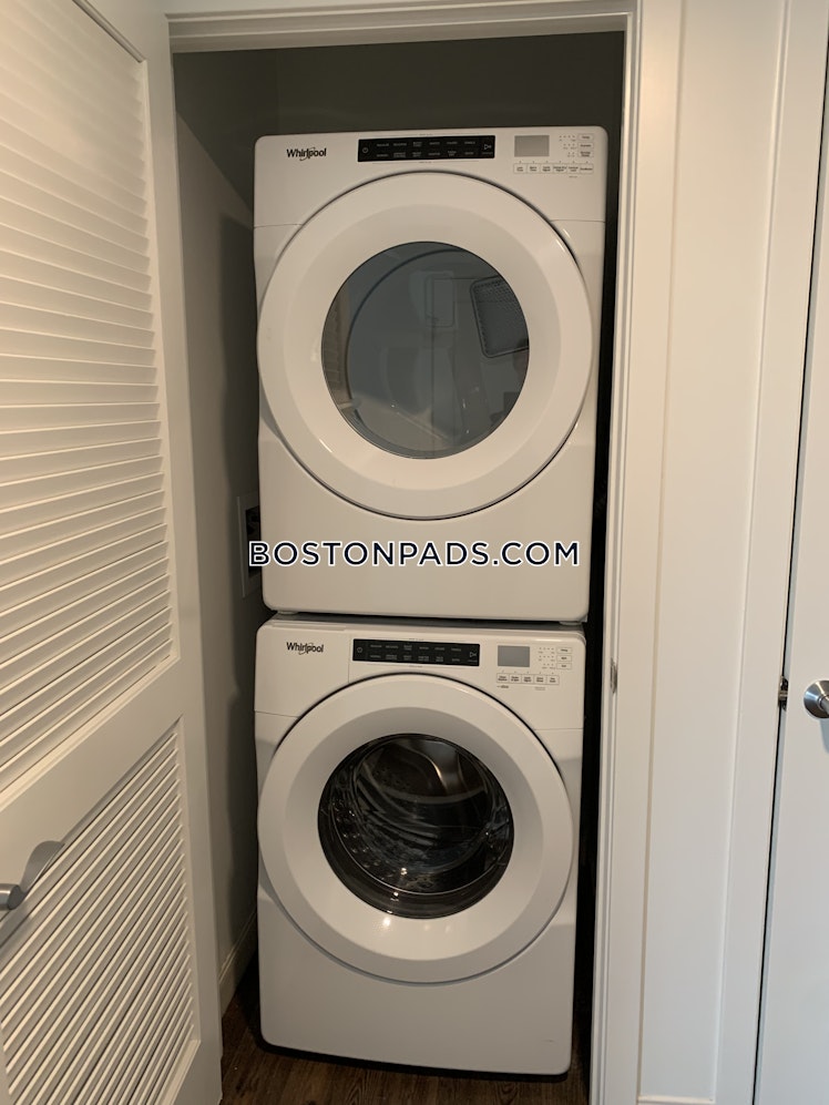 Washington St., Newton